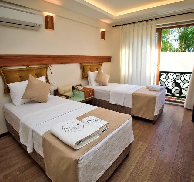 west cost hotel twin room