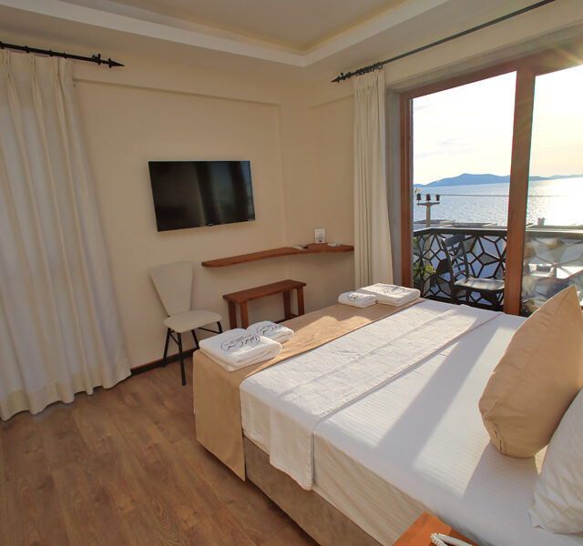 DELUXE SEA VIEW ROOM