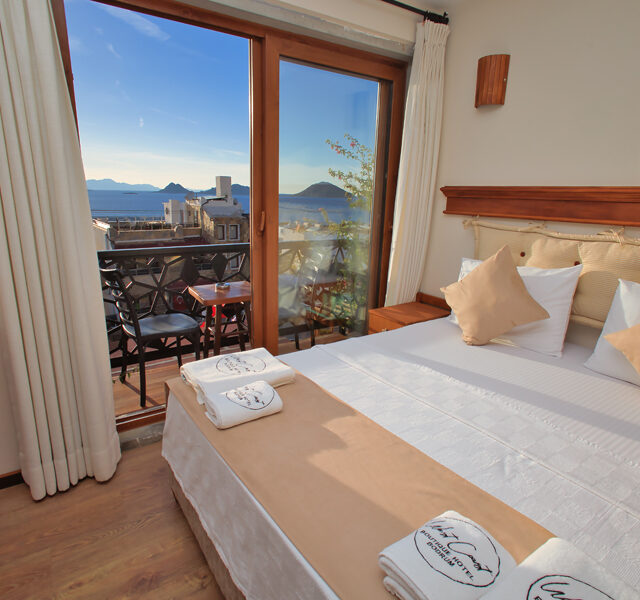 DELUXE SEA VIEW ROOM
