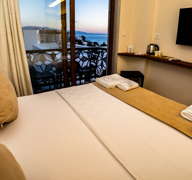 Deluxe Double Partial Sea View Room